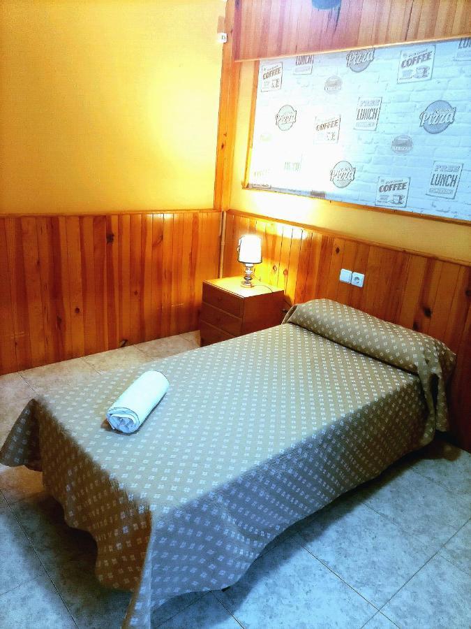 Hostal Isla Cristina Mataró Exterior foto